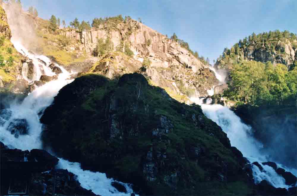 202 - Noruega - cataratas Latefossen - 2001